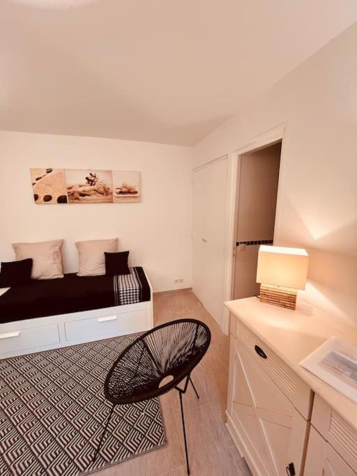 Studio Jardin Privatif 300M De La Plage Sainte-Maxime Exterior photo