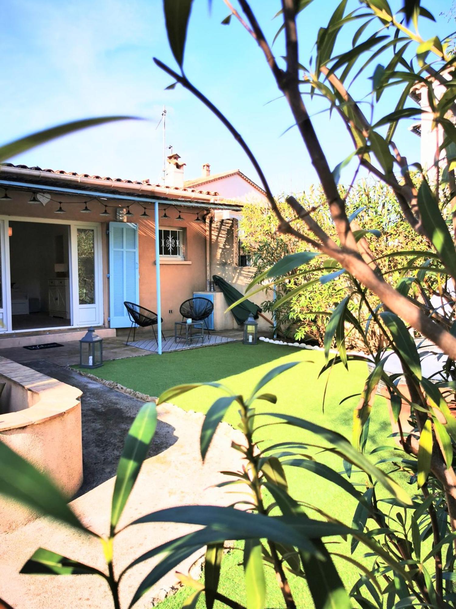 Studio Jardin Privatif 300M De La Plage Sainte-Maxime Exterior photo
