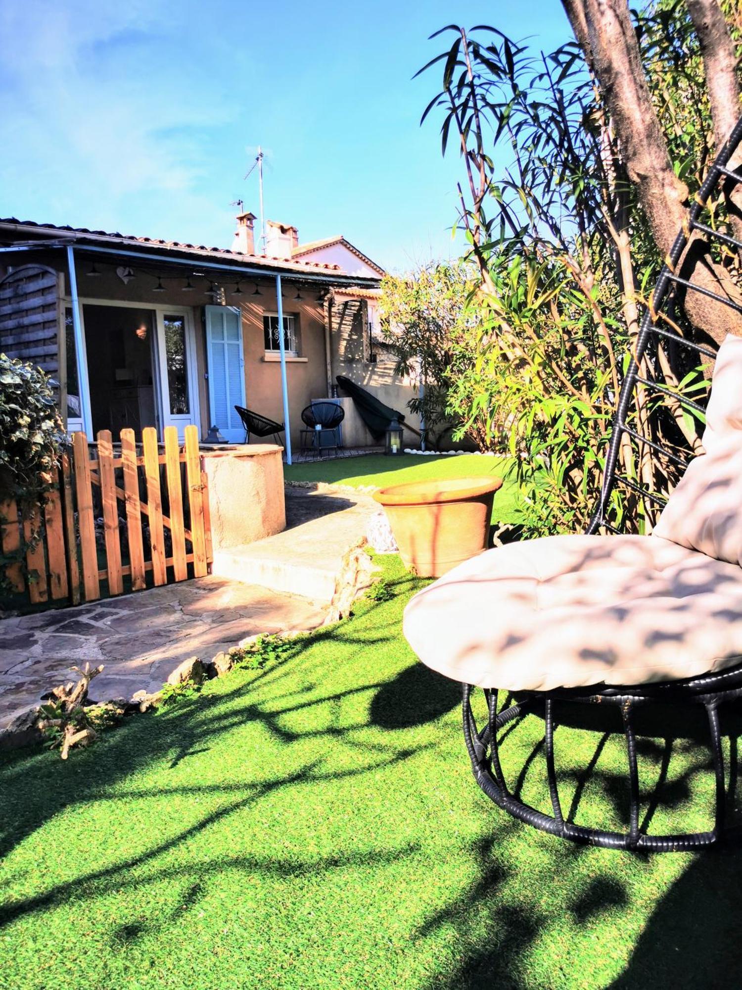 Studio Jardin Privatif 300M De La Plage Sainte-Maxime Exterior photo